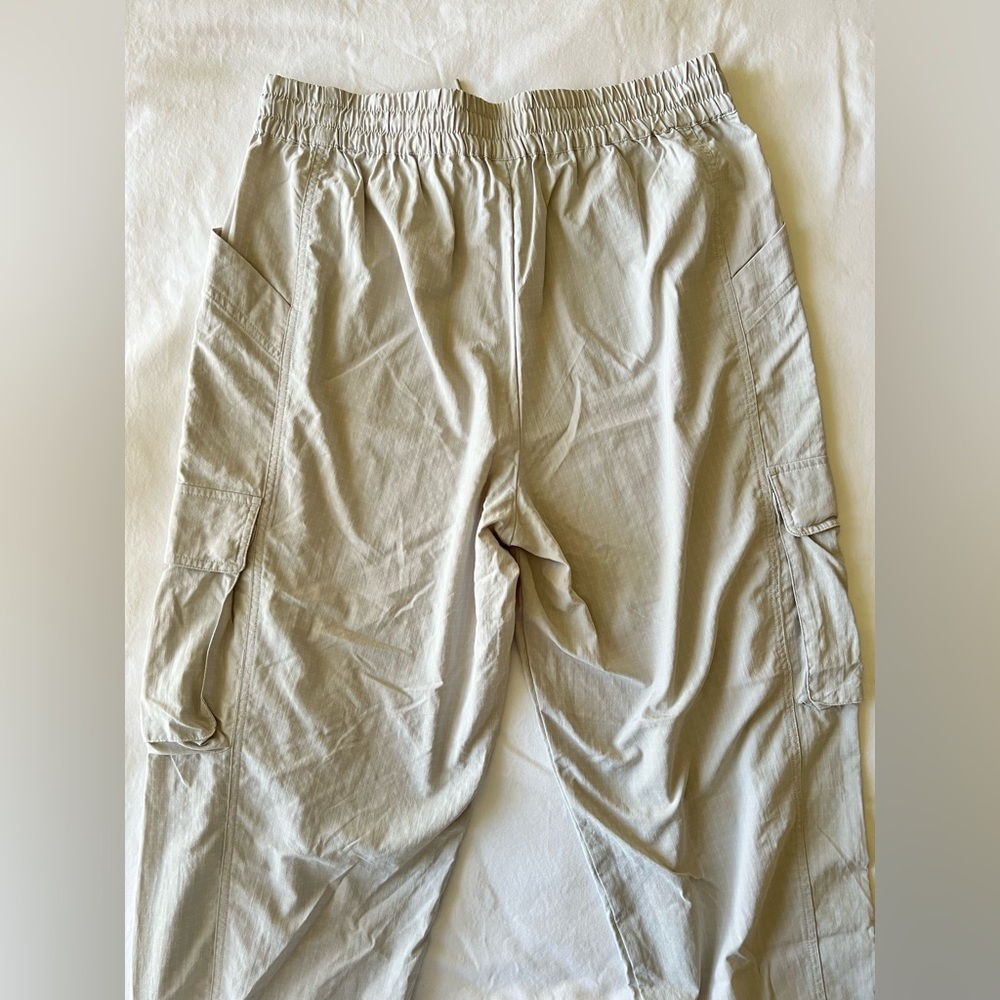 Fabletics Lightweight Ripstop Cargo Joggers in Luna Grey - Picture 9 of 13